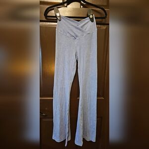 Offline by Aerie, M short, double crossover flare legging, marble blue